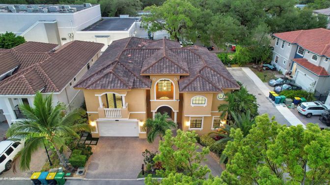 Exterior, Drone