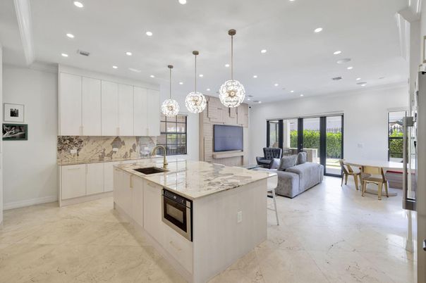 Dining room, Interior, Kitchen, Living room, Pendant Lights, Recessed Lighting, Stainless Steel Appliances