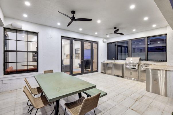 Dining room, Interior, Recessed Lighting