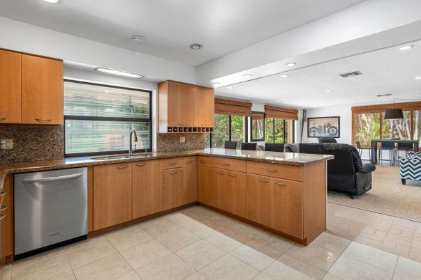 Dining room, Interior, Pendant Lights, Recessed Lighting