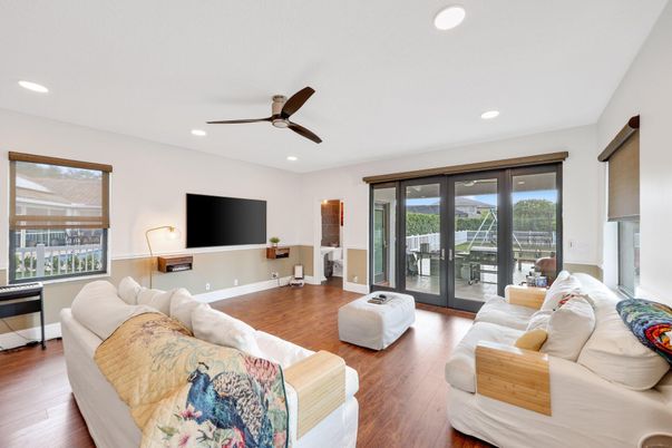 Interior, Living room, Recessed Lighting, Wood Texture Flooring