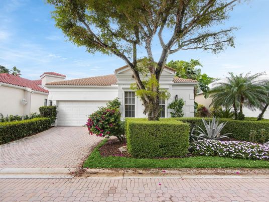 Attached, Exterior, Facade, Spanish Mediterranean