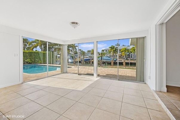 Interior, Pool, Sun Room