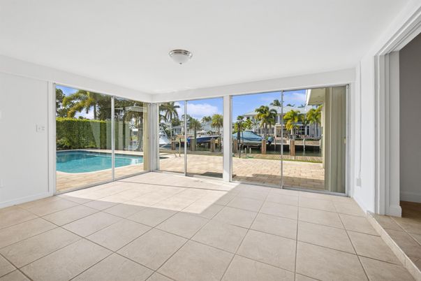 Interior, Pool, Sun Room
