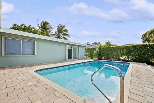 Exterior, Pool