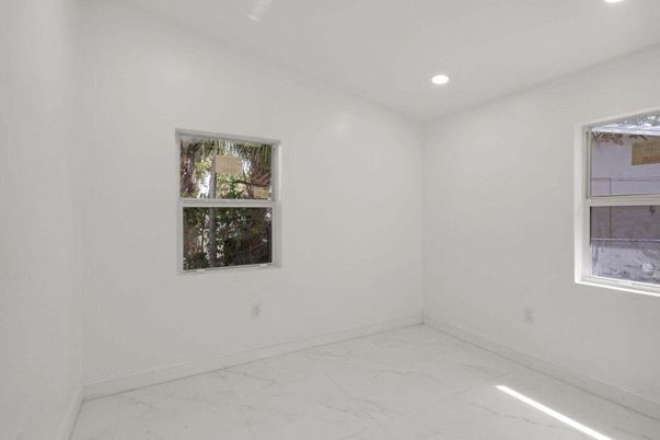 Empty room, Interior, Marble, Recessed Lighting
