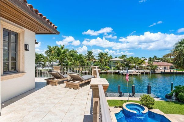 Exterior, Lake, Pool
