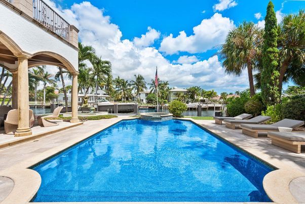 Exterior, Pool