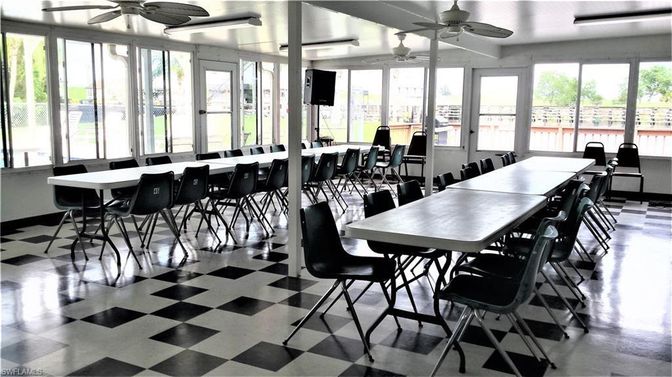 Dining room, Interior
