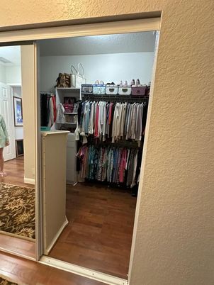 Interior, Walk-in Closets, Wood Texture Flooring