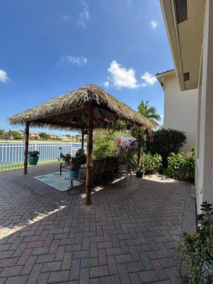 Exterior, Pool, Water