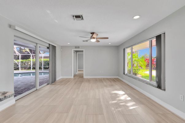 Empty room, Interior, Recessed Lighting, Wood Texture Flooring