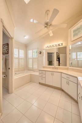 Bathroom, Dual Sink Vanities, Interior, Recessed Lighting