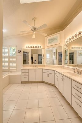 Bathroom, Dual Sink Vanities, Interior