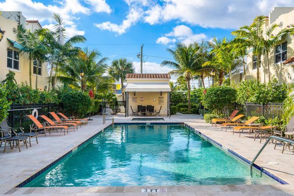 Exterior, Pool