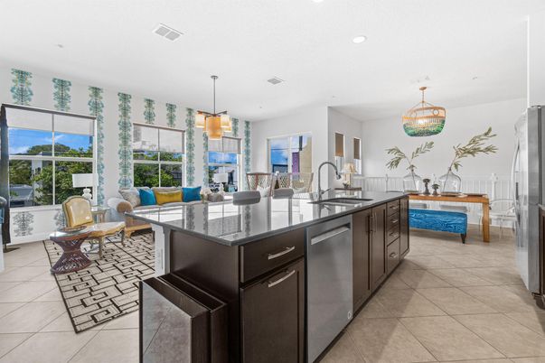 Dining room, Interior, Kitchen, Living room, Pendant Lights, Recessed Lighting, Stainless Steel Appliances