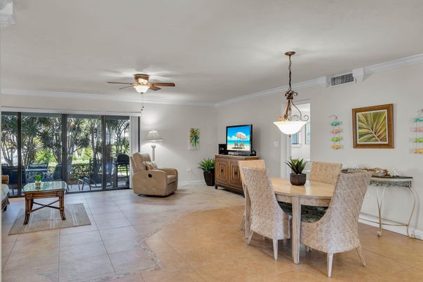 Dining room, Interior, Living room, Pendant Lights