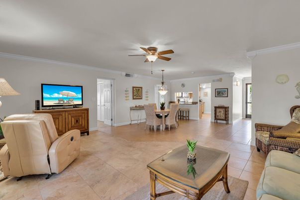 Dining room, Interior, Living room, Pendant Lights