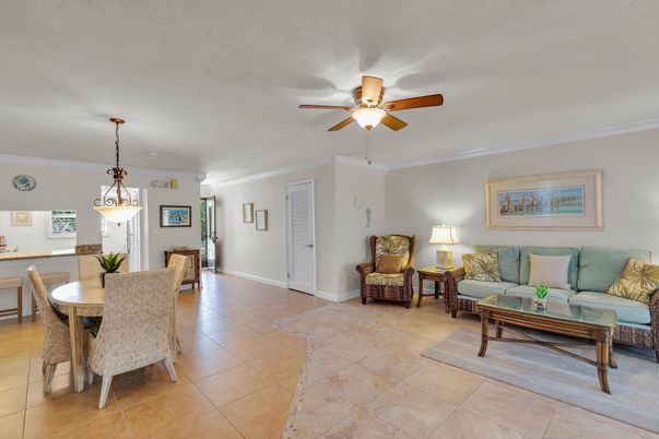 Dining room, Interior, Living room, Pendant Lights