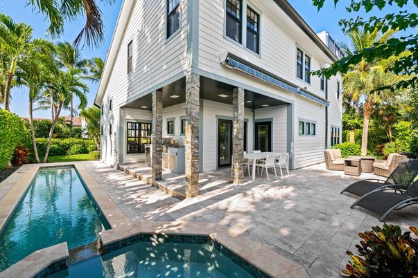 Exterior, Pool