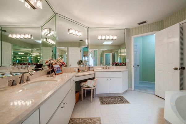 Bathroom, Dual Sink Vanities, Interior