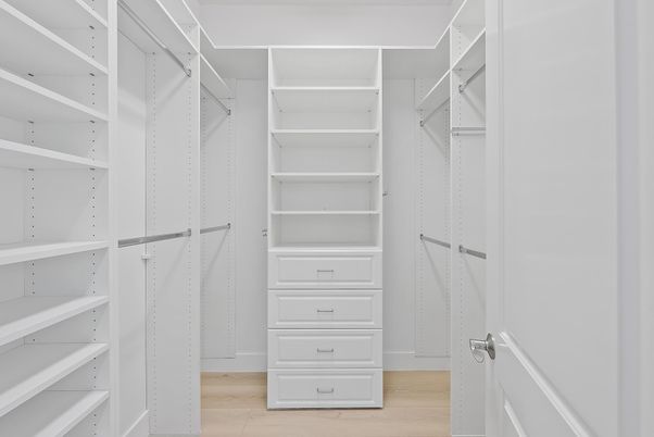Interior, Walk-in Closets, Wood Texture Flooring