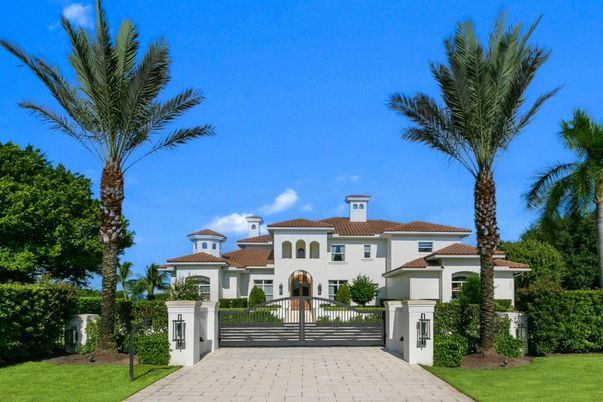 Backyard, Exterior, Facade, Mediterranean