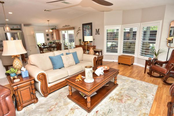 Chandelier, Dining room, Interior, Living room, Pendant Lights, Recessed Lighting, Wood Texture Flooring