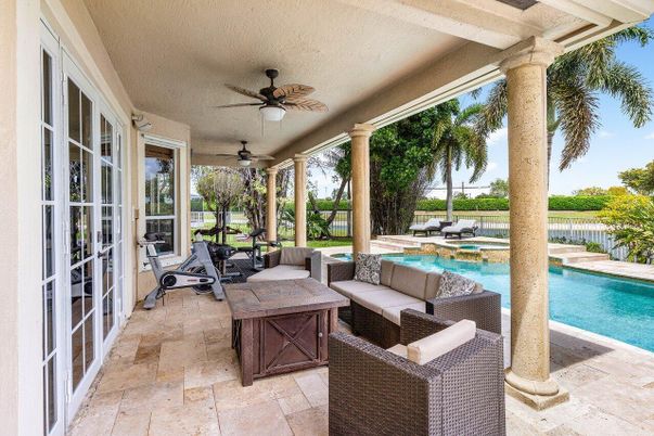 Exterior, Pool, Water