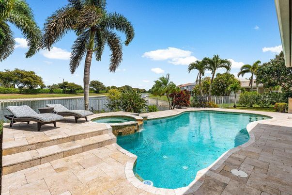 Exterior, Pool, Water
