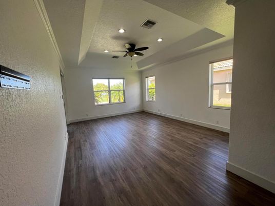 Empty room, Interior, Recessed Lighting, Wood Texture Flooring