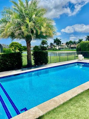 Exterior, Pool, Water