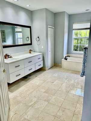 Bathroom, Dual Sink Vanities, Interior, Recessed Lighting