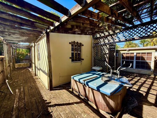 Exterior, Hot Tub