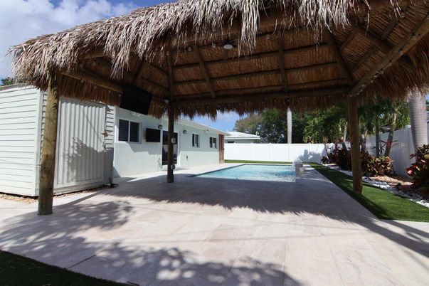 Exterior, Pool