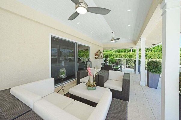 Exterior, Interior, Living room, Recessed Lighting