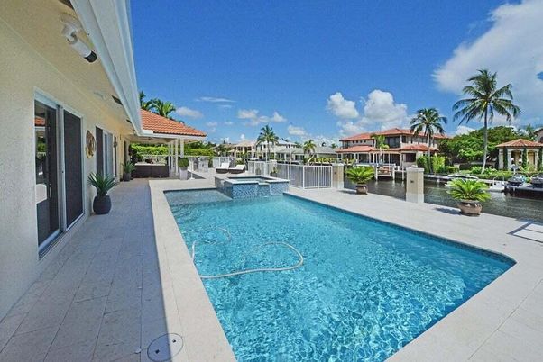 Exterior, Pool