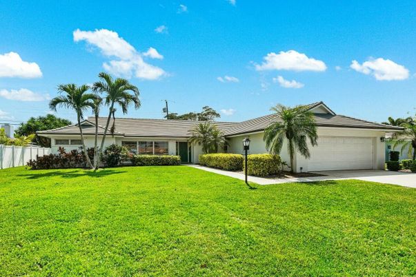 Attached, Backyard, Exterior, Facade, Ranch