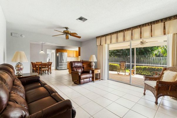 Dining room, Interior, Kitchen, Living room, Pendant Lights, Stainless Steel Appliances