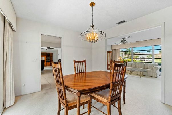 Chandelier, Dining room, Interior, Pendant Lights