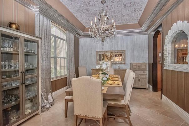 Chandelier, Dining room, Interior