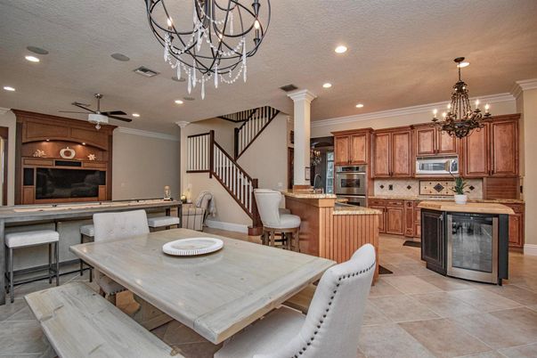 Chandelier, Dining room, Interior, Kitchen, Pendant Lights, Recessed Lighting, Stainless Steel Appliances