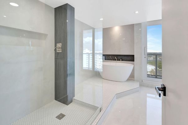 Bathroom, Free Standing Baths, Interior, Recessed Lighting