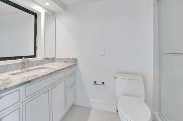 Bathroom, Interior, Recessed Lighting