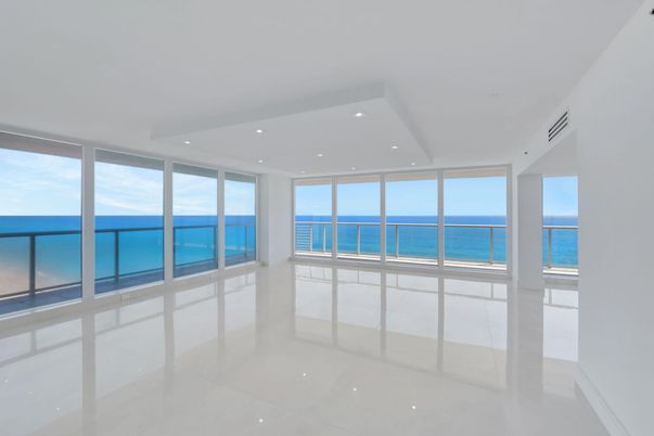 Empty room, Interior, Recessed Lighting, Water