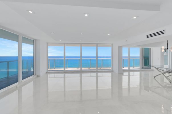 Empty room, Interior, Recessed Lighting, Water