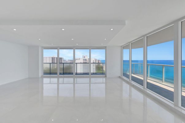 Empty room, Interior, Recessed Lighting, Water