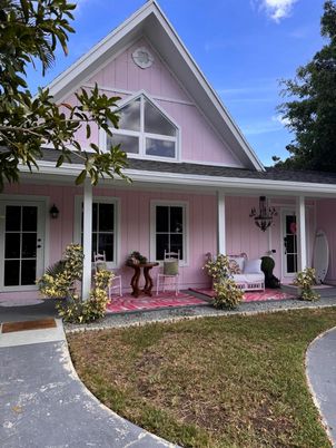 Exterior, Facade, Farmhouse