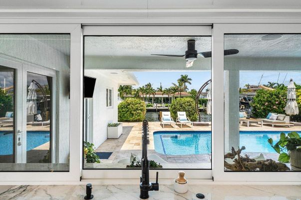 Exterior, Pool, Other