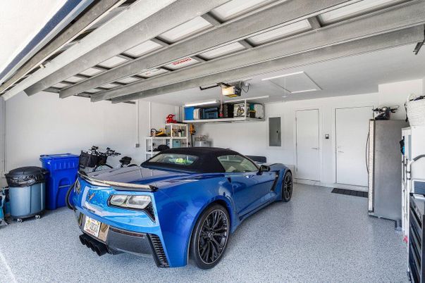 Garage, Interior